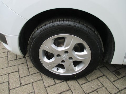 Dacia Logan 0.9 TCe Laureate Euro 6 (s/s) 5dr 11