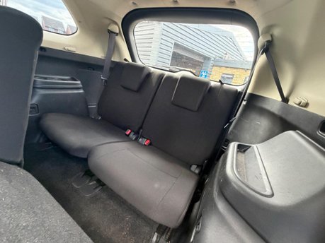 Mitsubishi Outlander DI-D 3 8