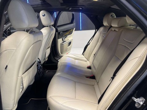 Jaguar XJ 3.0d V6 R-Sport Saloon 4dr Diesel Auto Euro 6 (s/s) (300 ps) 71