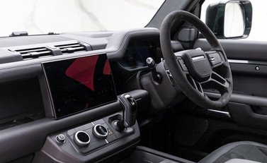 Land Rover Defender 90 V8 Carpathian Edition 14