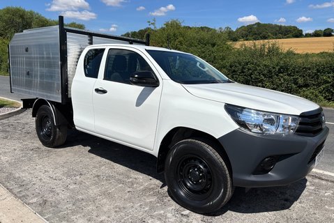 Toyota Hilux Active 4WD Ecb Arborous Tipper Truck - New Body 5