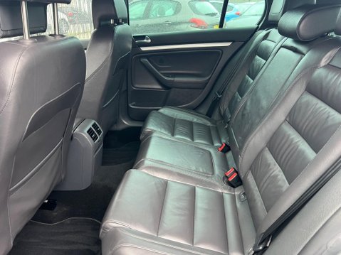 Volkswagen Golf 3.2 V6 R32 DSG 4Motion 5dr 29