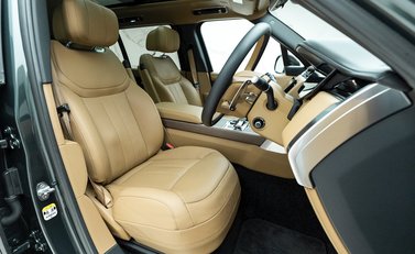 Land Rover Range Rover P400 Autobiography LWB 7 Seater 10