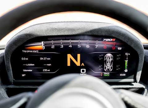 McLaren 720S Performance 13