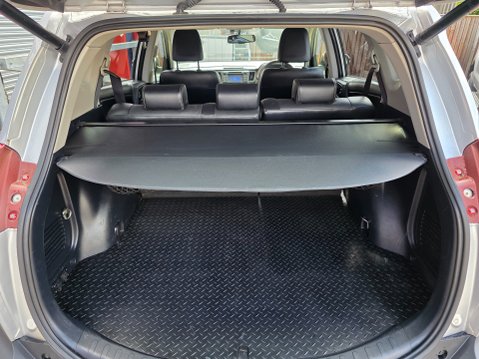 Toyota Rav 4 VVT-I INVINCIBLE Auto 20