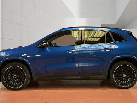 Mercedes-Benz EQA EQA 300 4Matic AMG Line Premium Plus Auto Electric 66 KWH PAN ROOF/HEADS UP 9