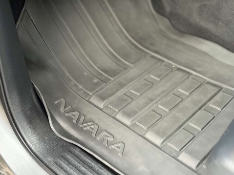 Nissan Navara 2.3 Navara Tekna dCi 4WD 5dr 76