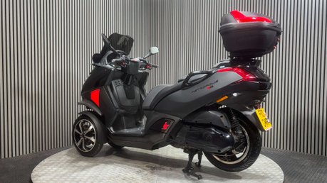 Peugeot Metropolis 400 RXR 2017 ONLY 10K 3 WHEELER TRIKE CAR LICENCE LONG MOT 10