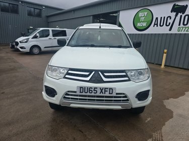 Mitsubishi L200 DI-D 4X4 4LIFE LB DCB 1