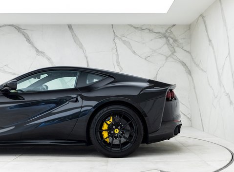 Ferrari 812 Superfast 26
