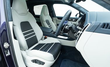 Porsche Cayenne Turbo S E-Hybrid 10