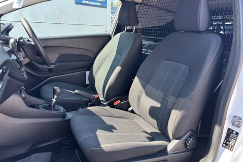 Ford Fiesta 1.5 Tdci Panel Van - Air Con 3