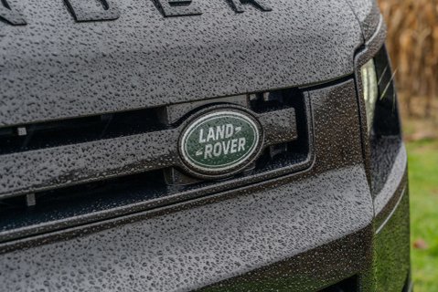Land Rover Defender D300 X-Dynamic HSE 24