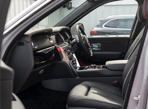 Rolls-Royce Cullinan 19