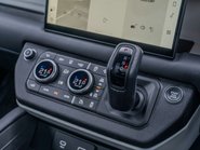 Land Rover Defender D300 X-Dynamic HSE 15