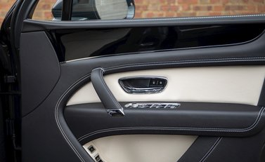 Bentley Bentayga V8 22