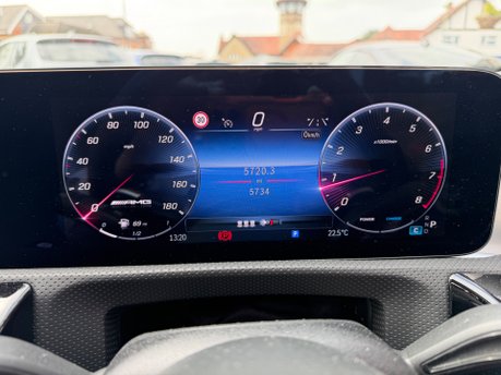 Mercedes-Benz A Class AMG A 35 4MATIC PREMIUM PLUS MHEV 42
