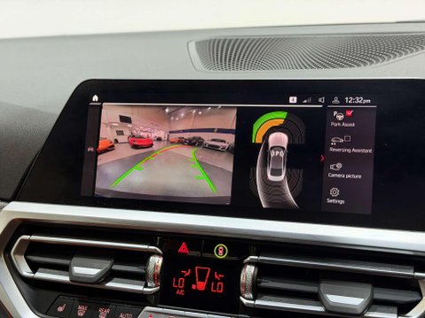 BMW M4 3.0 BiTurbo Competition Coupe 2dr Petrol Steptronic M xDrive Euro 6 (s/s) ( 33