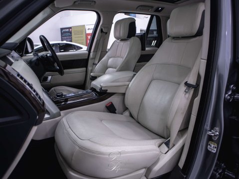 Land Rover Range Rover 3.0 Range Rover Vogue SDV6 Auto 4WD 5dr 24