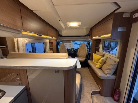 Burstner Ixeo IT 680 G 38