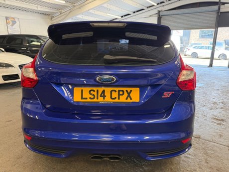Ford Focus 2.0T EcoBoost ST-2 Euro 5 (s/s) 5dr 6