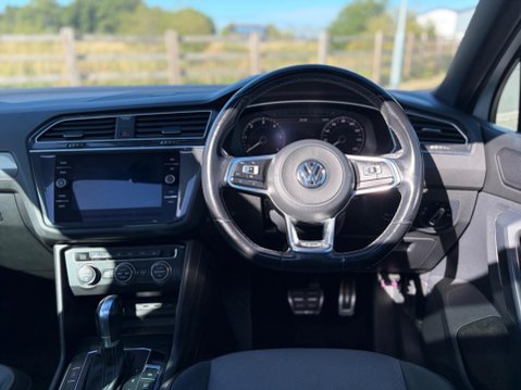 Volkswagen Tiguan 2.0 TDI R-Line DSG 4Motion Euro 6 (s/s) 5dr 19