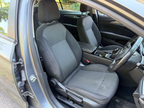 Vauxhall Insignia 1.6 Insignia Design ecoTec TD 5dr 12