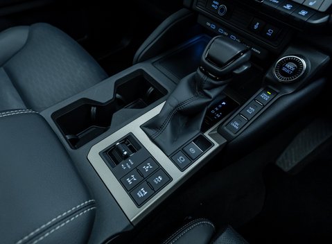 Toyota Land Cruiser Invincible 29