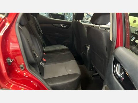 Nissan Qashqai 1.2 DIG-T N-Connecta 2WD Euro 6 (s/s) 5dr 7