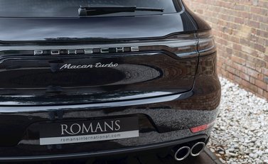 Porsche Macan Turbo 25