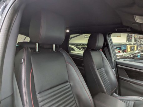 Land Rover Discovery Sport 1.5 Discovery Sport R-Dynamic SE P300e Auto 4WD 5dr 53