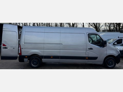 Renault Master 2.3 dCi 35 Business Panel Van 5dr Diesel Manual FWD LWB Medium Roof Euro 6 8