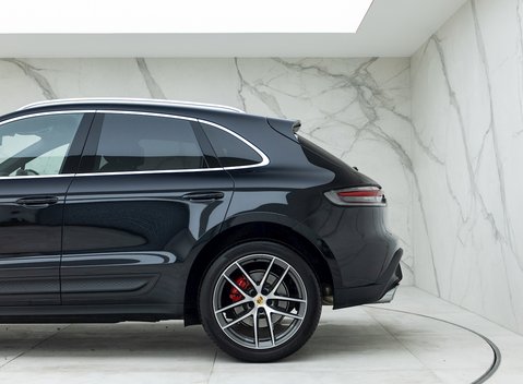Porsche Macan S 25