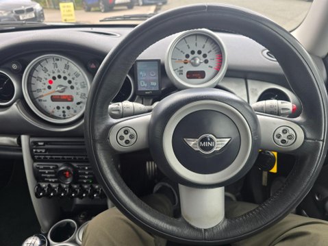 Mini Hatch 1.6 Cooper S Euro 3 3dr 19