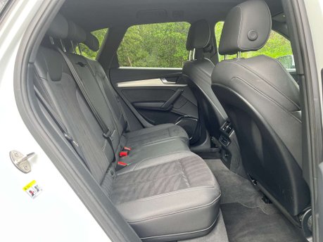 Audi Q5 2.0 Q5 S Line 40 TDI MHEV Quattro Semi-Auto 4WD 5dr 44