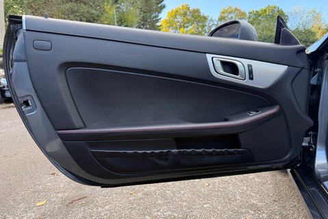 Mercedes-Benz SLC SLC 200 AMG LINE - AIRSCARF -9 MERCEDES SERVICES -HEATED SEATS -PAN ROOF 30