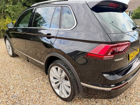 Volkswagen Tiguan 2.0 TDI BlueMotion Tech R-Line DSG 4Motion Euro 6 (s/s) 5dr 12