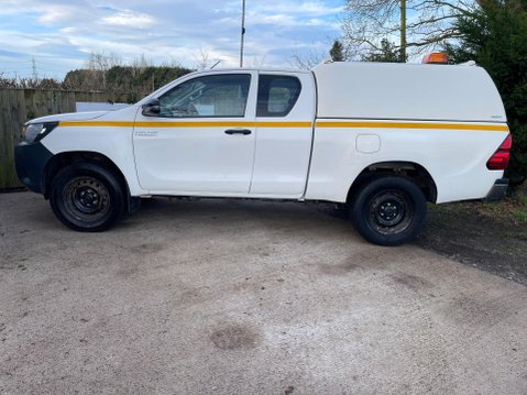 Toyota Hilux 2.4 D-4D Active Extra Cab Pickup 4WD Euro 6 (s/s) 4dr 10
