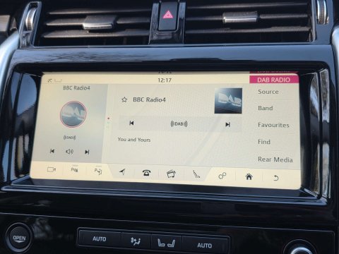 Land Rover Discovery 3.0 Discovery Luxury HSE SD6 Auto 4WD 5dr 69