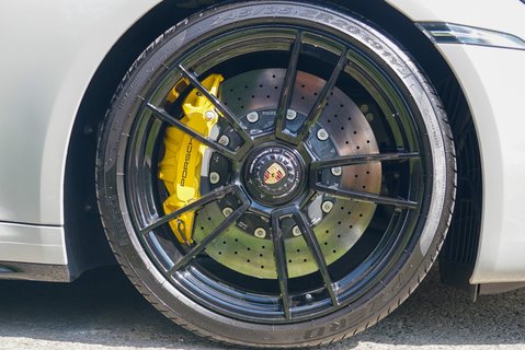 Porsche 911 CARRERA 4 GTS CONVERTIBLE 5