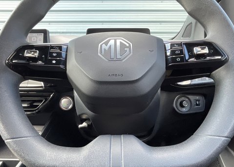 MG MG3 1.5 HYBRID+ SE 22