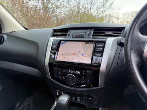 Nissan Navara 2.3 dCi N-Guard Auto 4WD Euro 6 4dr 6