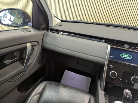 Land Rover Discovery Sport 2.0 Discovery Sport SE D Auto 4WD 5dr 52