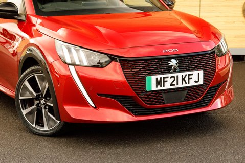 Peugeot 208 GT PREMIUM 12