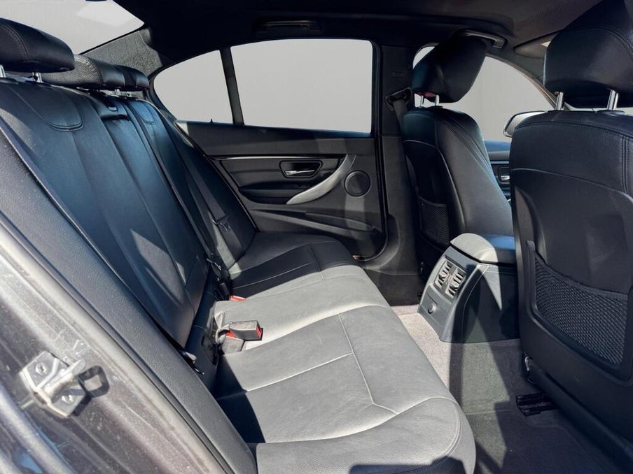 2015 BMW 3 Series — image 43