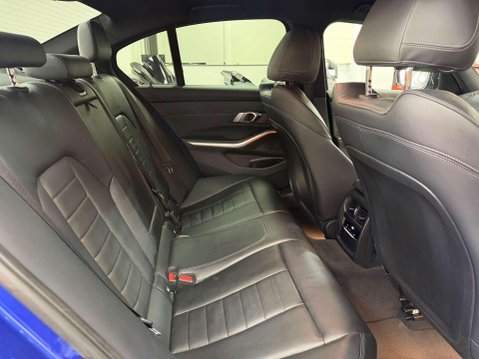BMW 3 Series 2.0 330e 12kWh M Sport Saloon 4dr Petrol Plug-in Hybrid Auto Euro 6 (s/s) ( 41