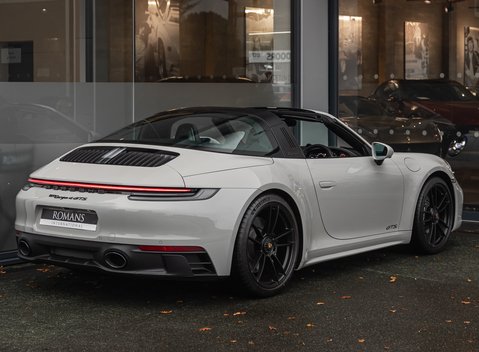 Porsche 911 Targa 4 GTS (992) 4