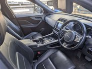 Jaguar F-Pace 2.0 F-PACE R-Sport AWD D Auto 4WD 5dr 16