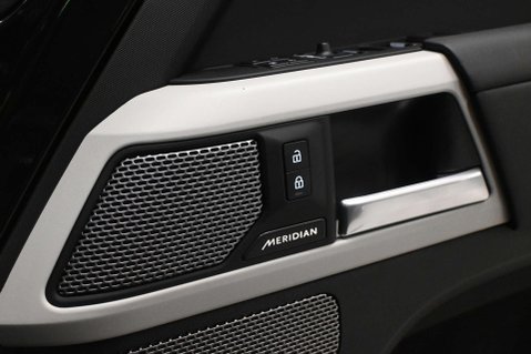 Land Rover Defender 3.0 Defender XS Edition D MHEV A 4WD 5dr 48