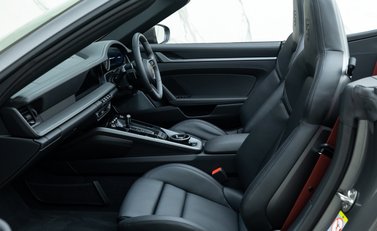 Porsche 911 Carrera S Cabriolet (992) 15